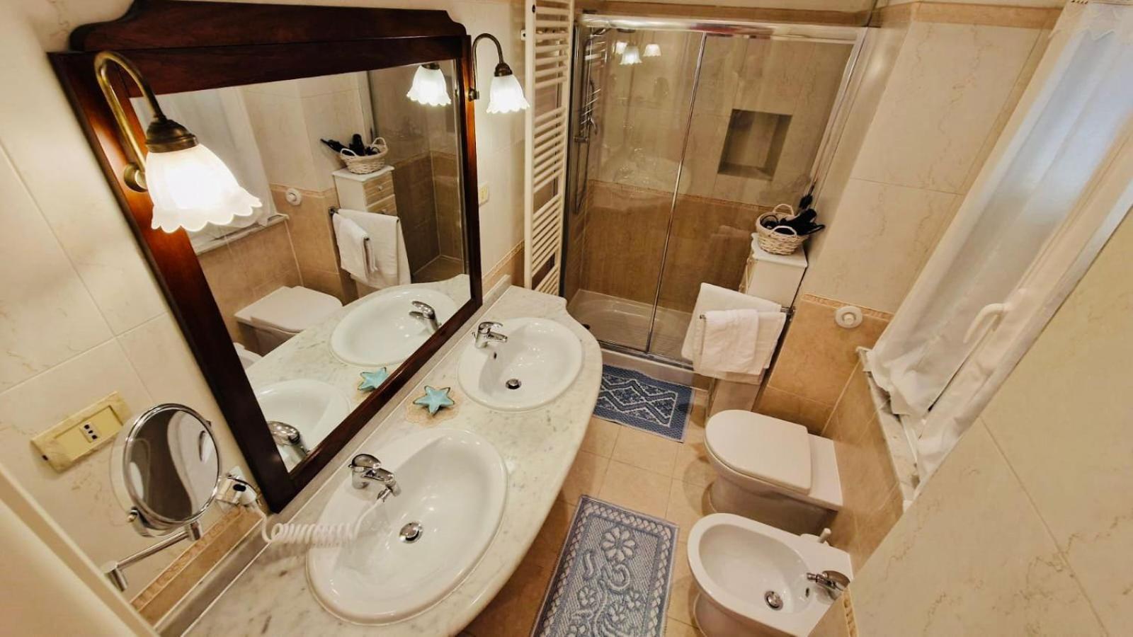 La Casa Di Geo Stazione Centrale La Spezia 5 Terre Extérieur photo